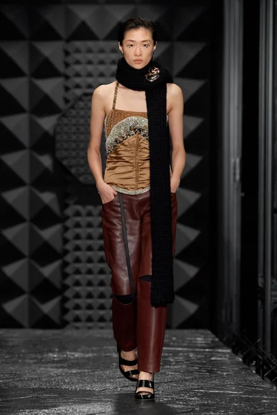 Look 25